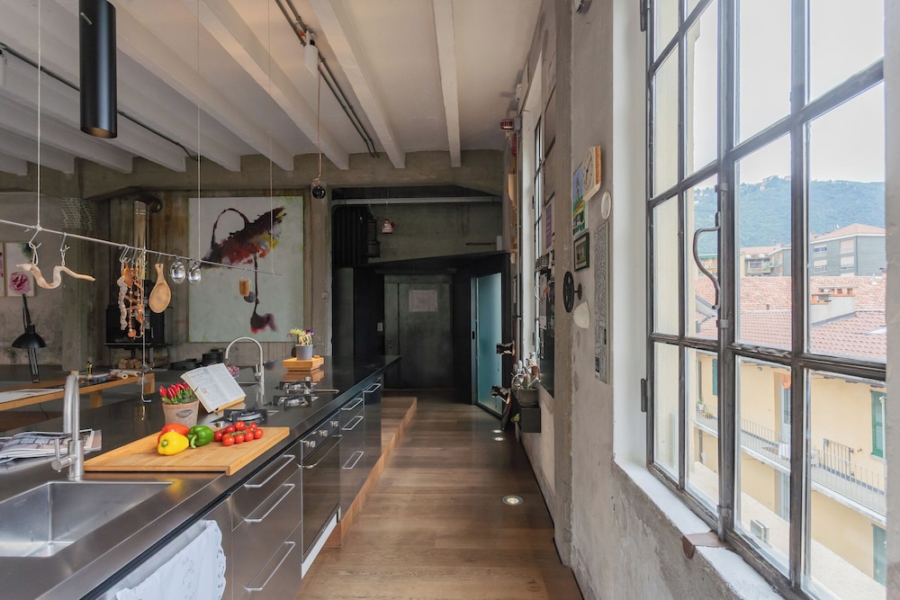 Design Loft With Private Parking by Rent all Como
