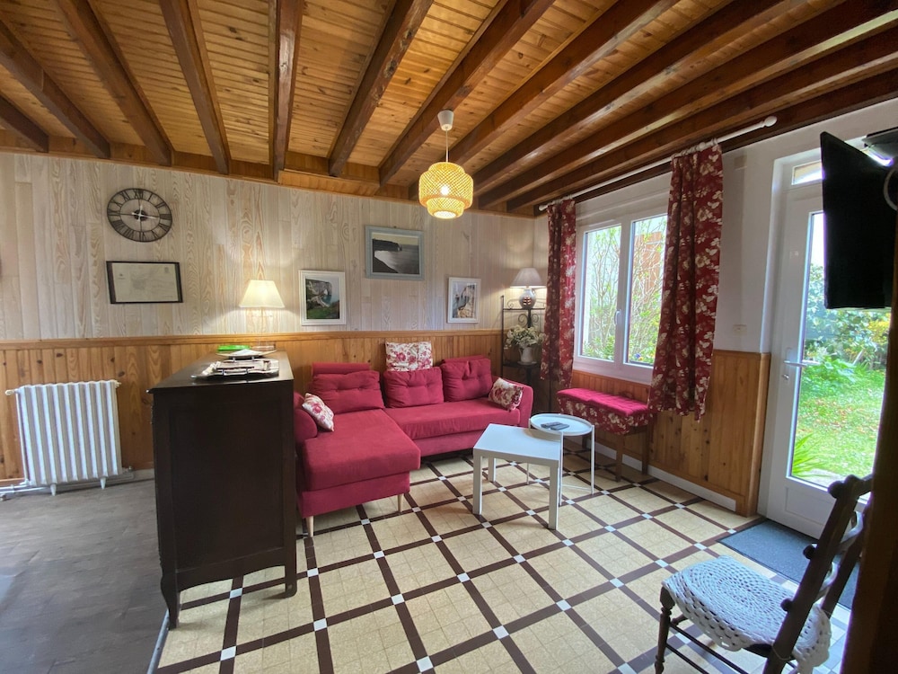 Holiday Home in Etretat Near Beach & Cliffs