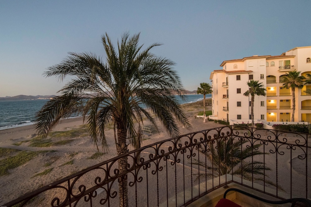 Paraiso Del Mar Resort F301 3 Bed by Casago view 2