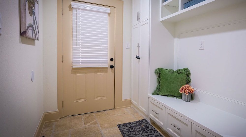 5Bdrm 3.5Bath 12Beds - HOME BIG AS TEXAS - Image 2