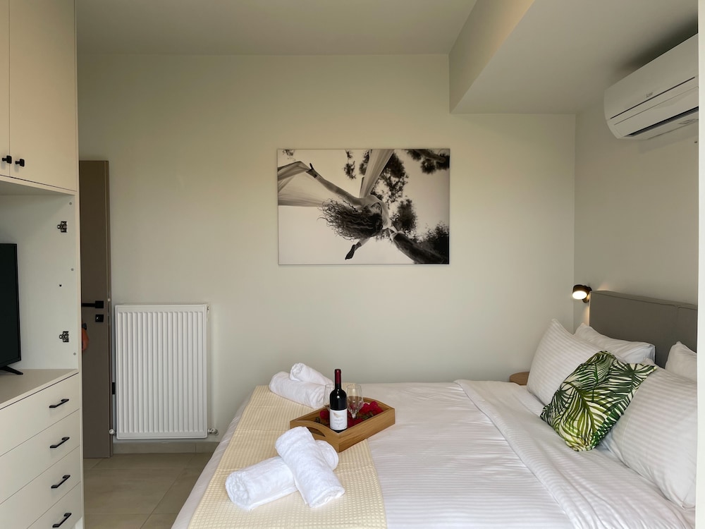 MOSSA CITY APARTMENTS photo 2
