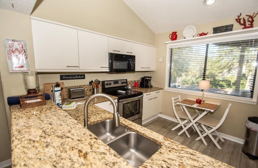 West Hyde Park 2e 2 Bedroom Condo