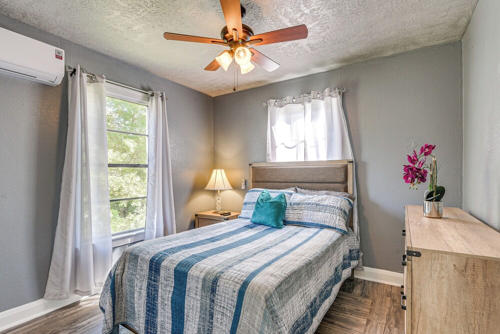 Near Sabine Lake: Pet-friendly Apt in Port Arthur