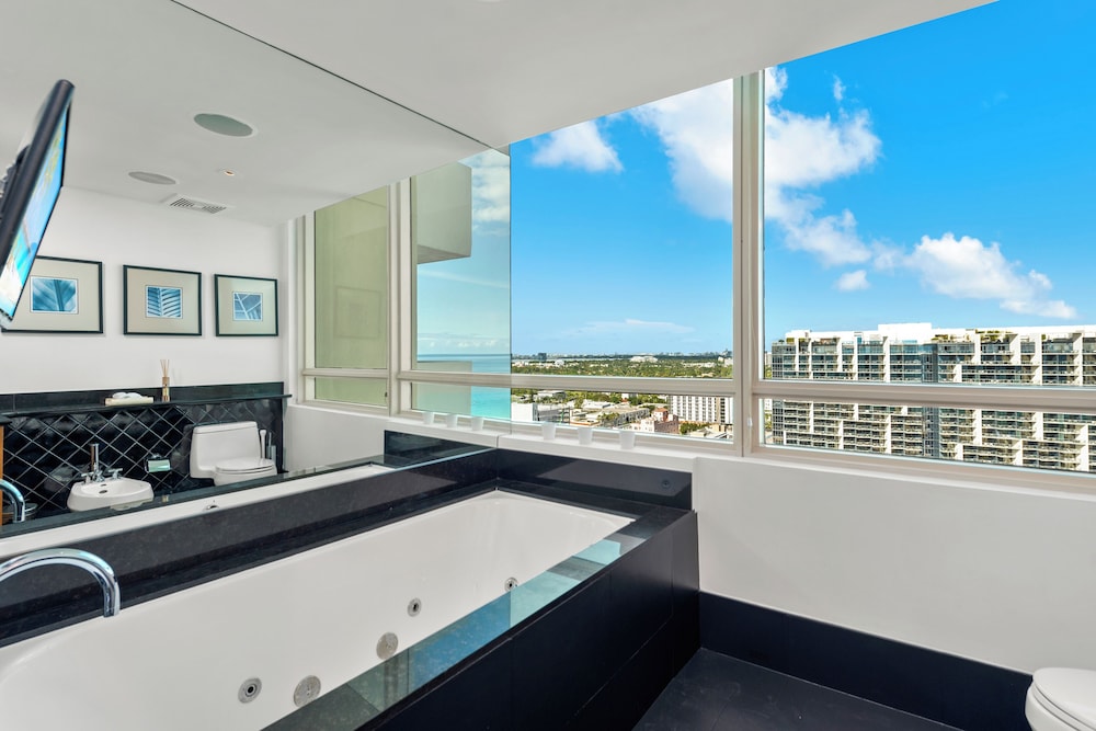 Luxury Vacation Rentals at The Setai by LRMB