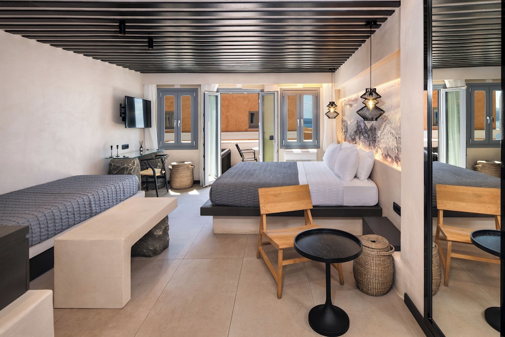 ArmonOia Suites