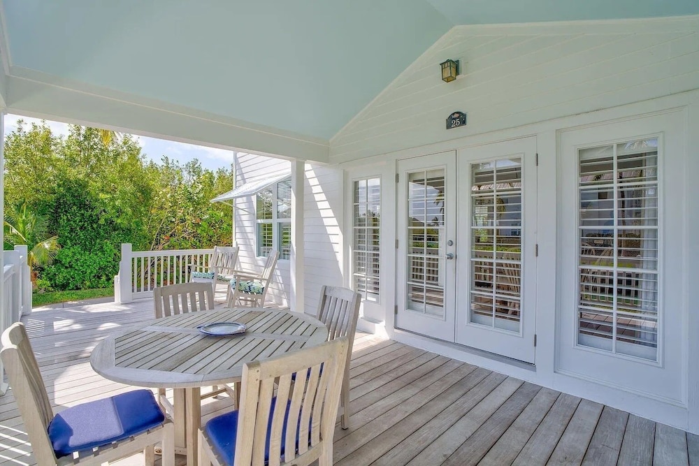 The Point At Coral Lagoon, Rare End Of Canal Villa 3 Bedroom Townhouse