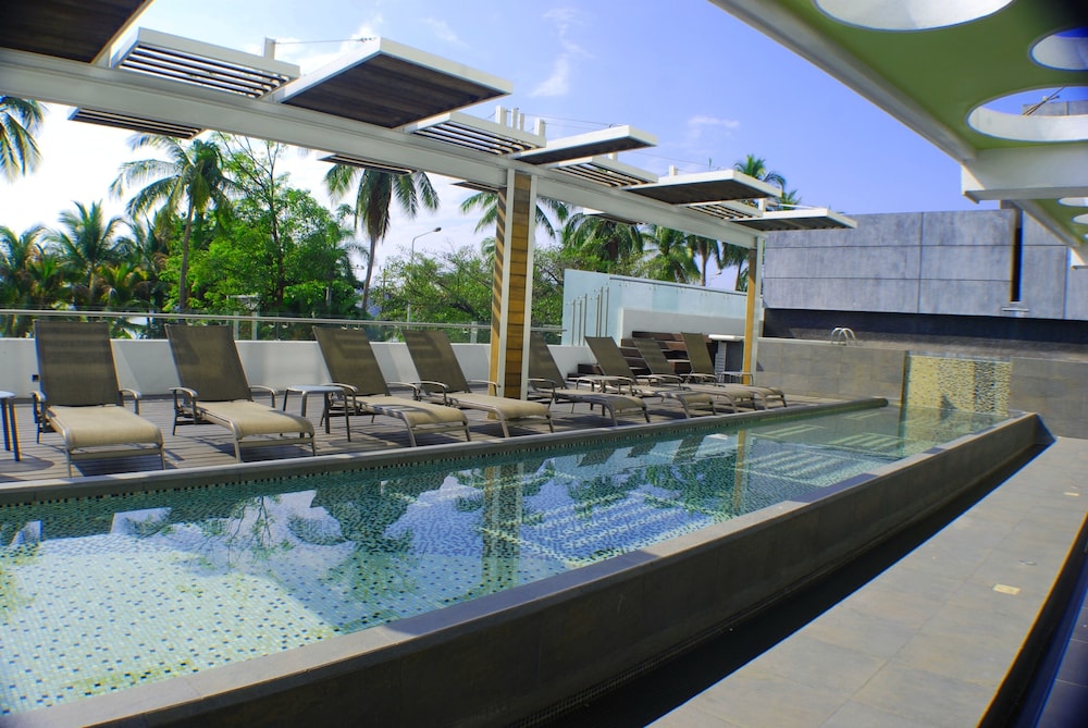 Ramada by Wyndham Acapulco Hotel  Suites - Property Image 4