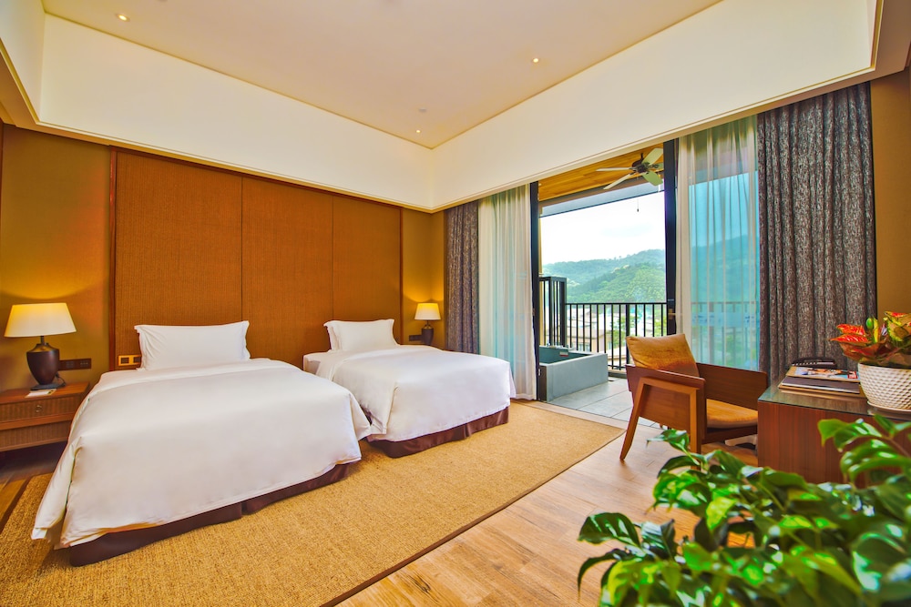 Nankun Shanju Hot Spring Resort view 2