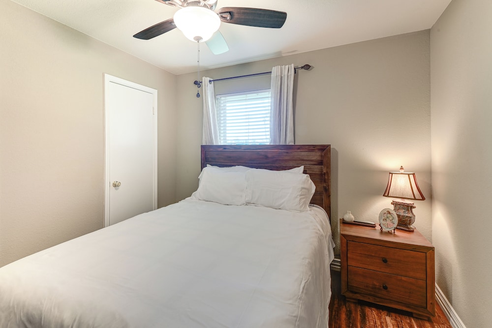 Pet-friendly Family Home 3 Mi to Lake Lewisville