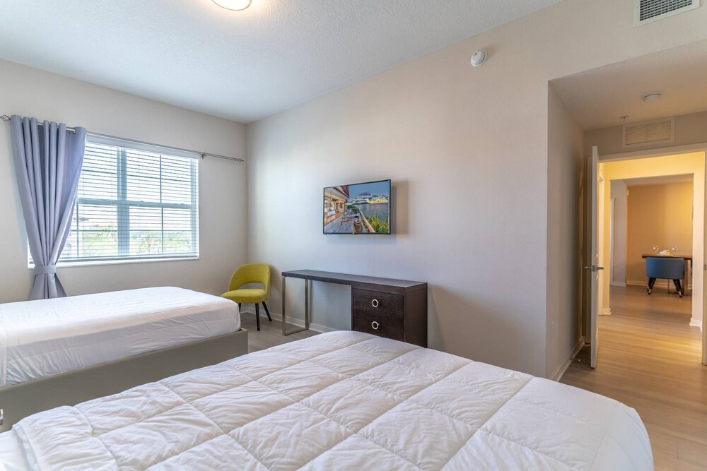 4012 Vista Cay