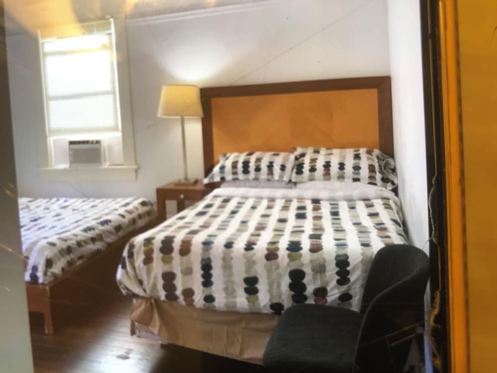 West Broadway guesthouse