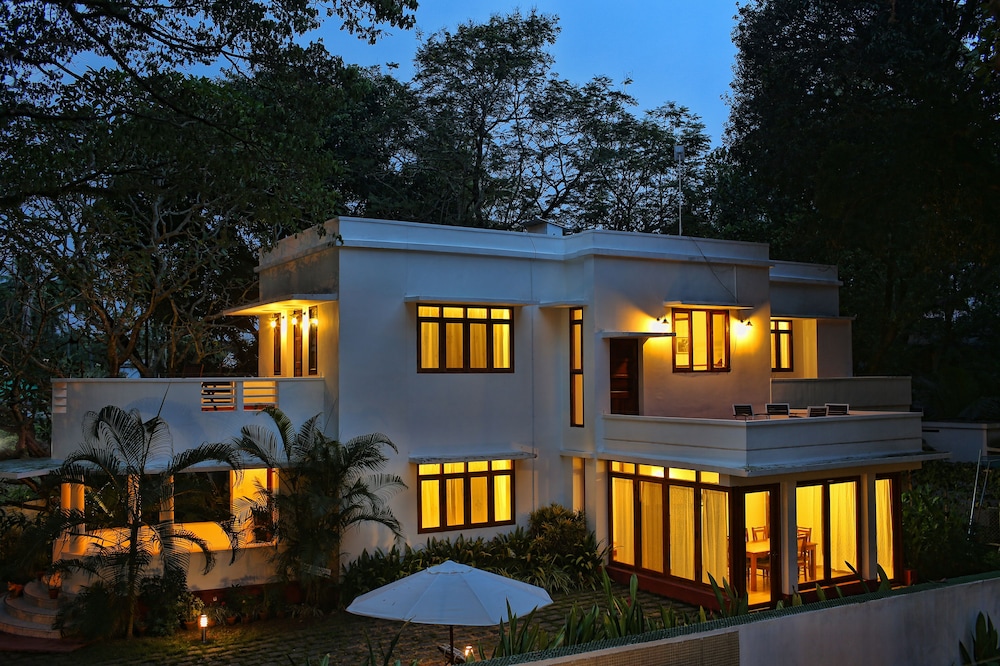 Beach Gate Bungalows CGH Earth