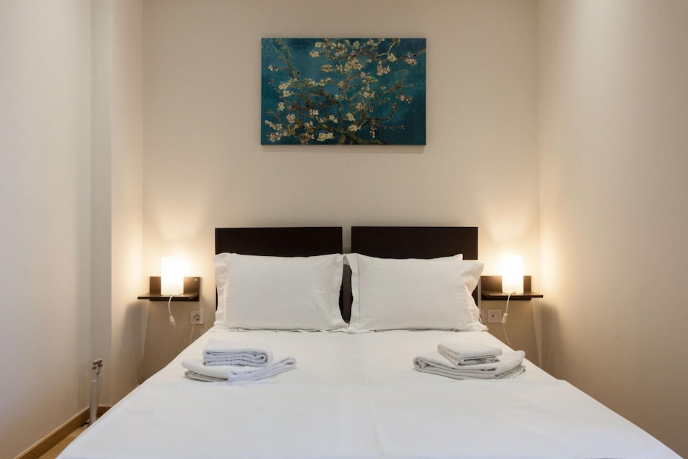Glyfada Vacations - Artistic 3 bdr Apartment With sea View in Glyfada - Property Image 5