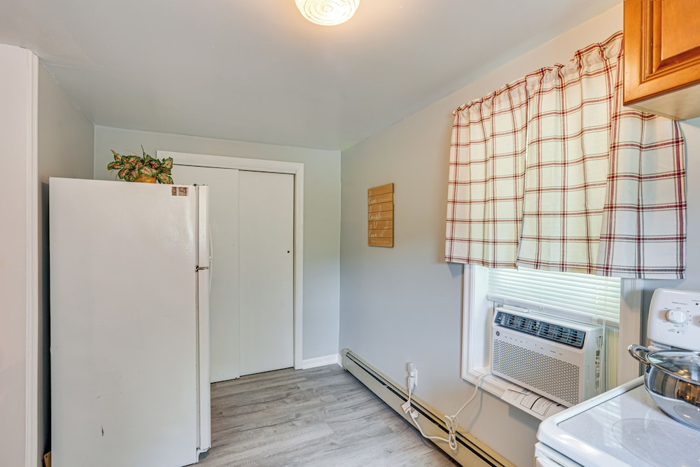 Honey Bee Farm On-site: Susquehanna Valley Apt!