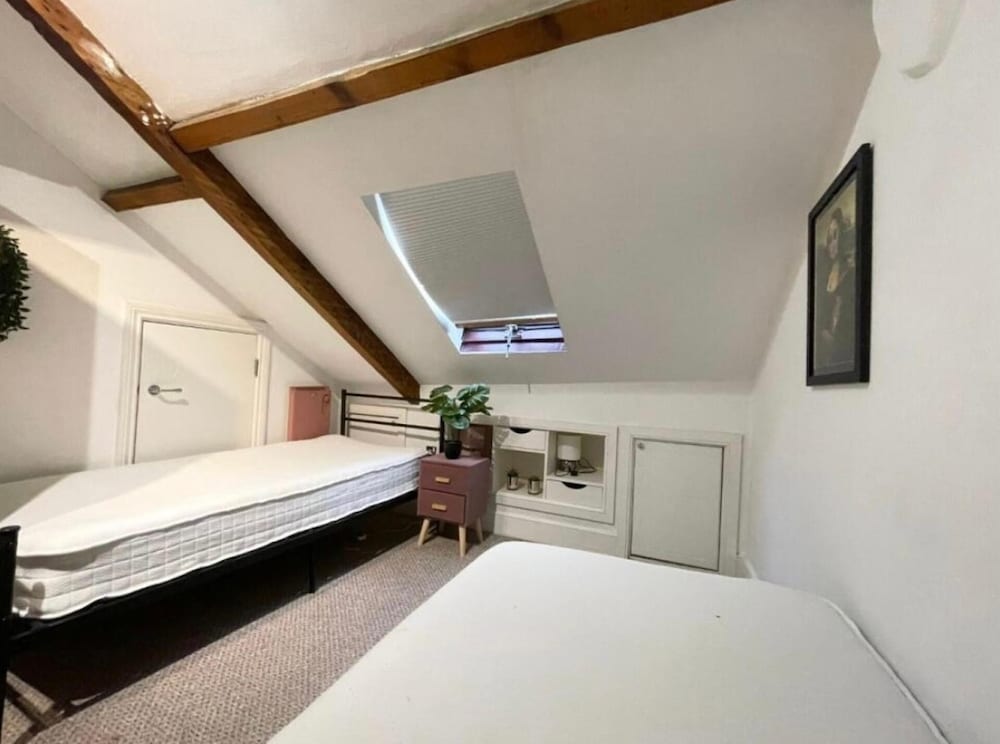 City Centre 2bed Apartment Wi-fi Parking