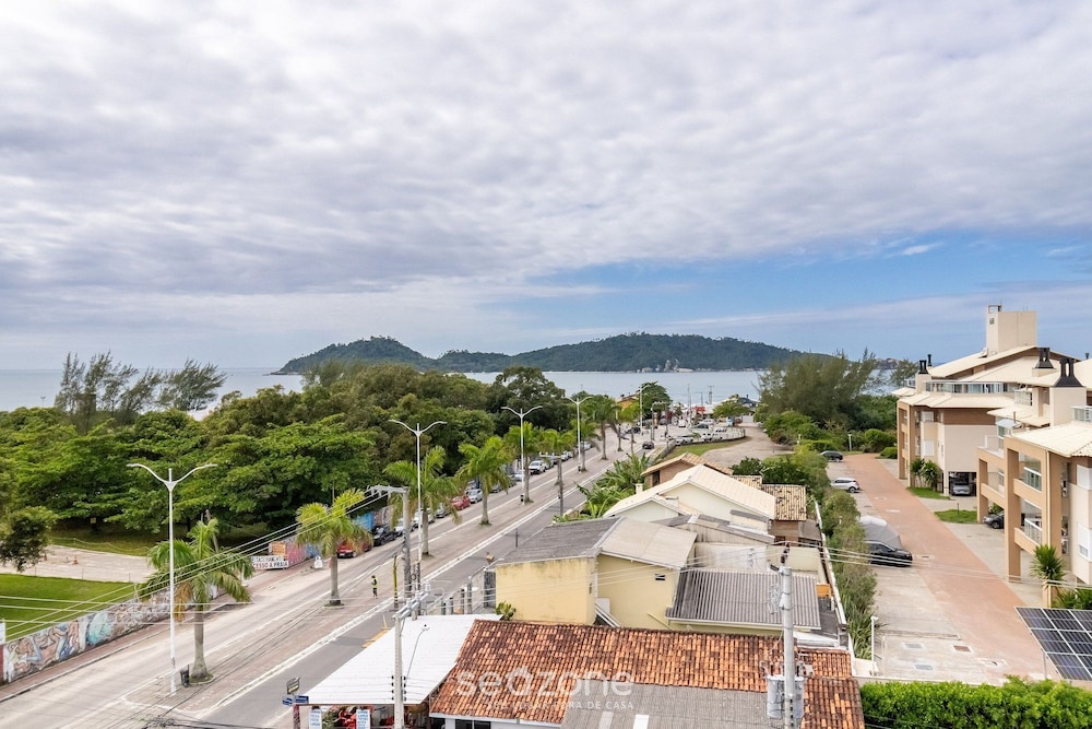 Charming Apt 270m From Campeche Beach - Cbu203