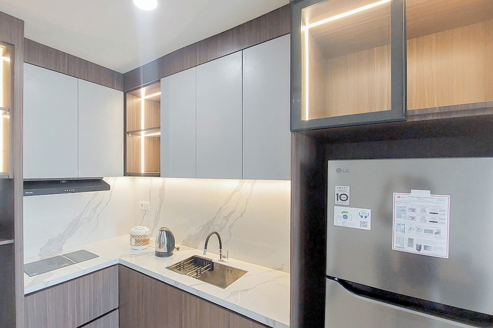 Elegant 2BR Apartment at The Reiz Condominium Medan