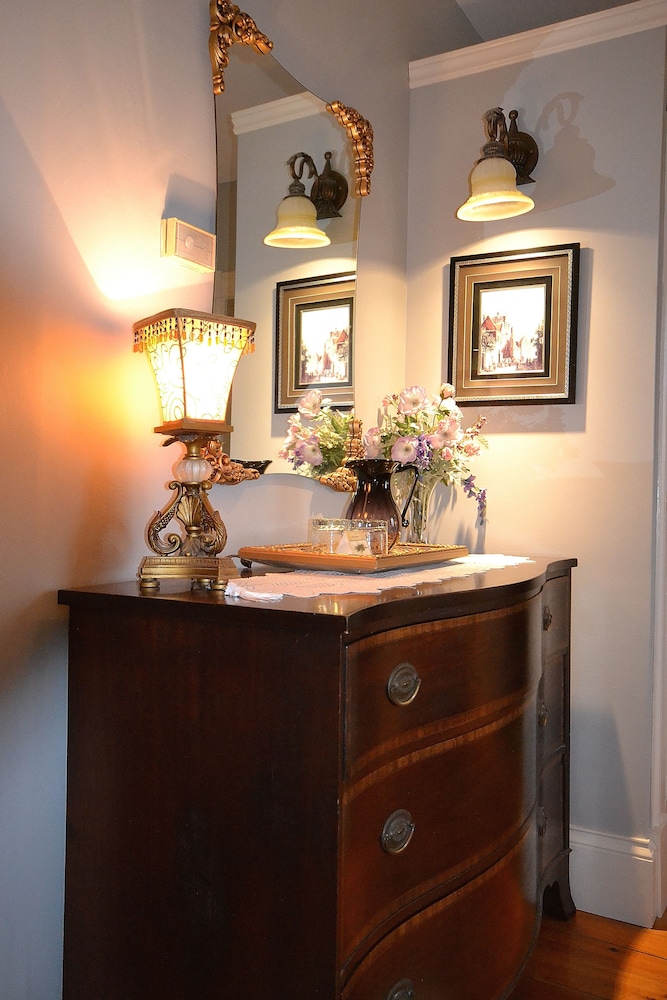 The Briarwood B&B