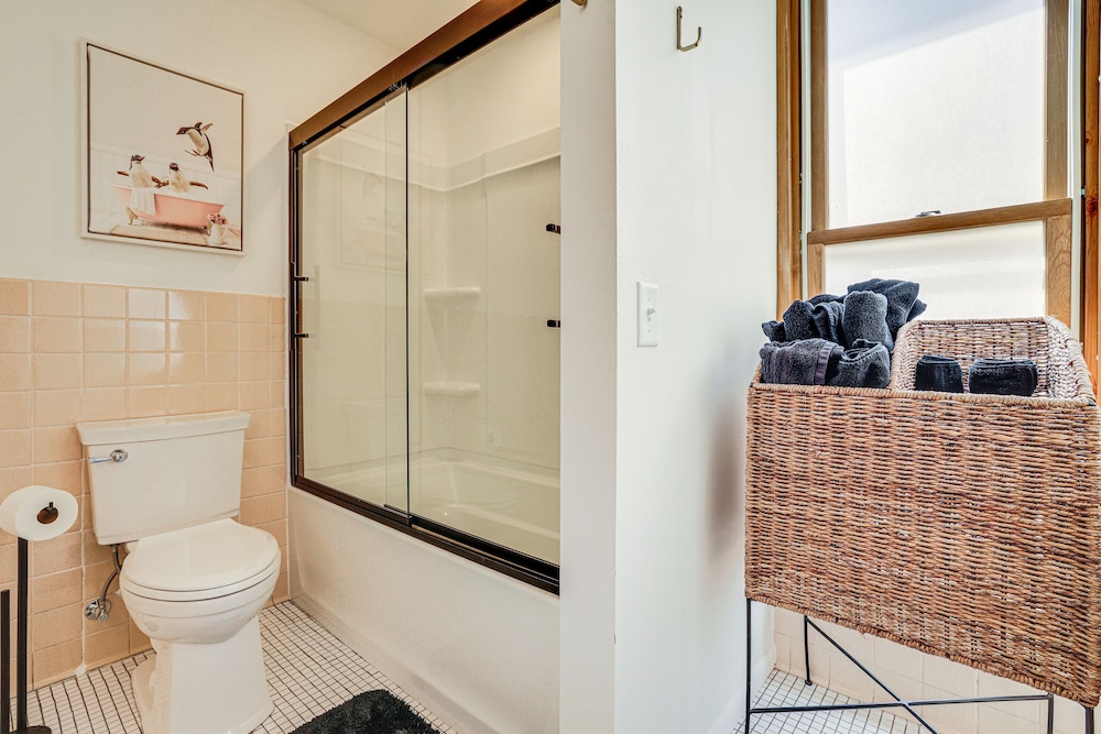 Saint Paul Vacation Rental Near Shopping & Dining!
