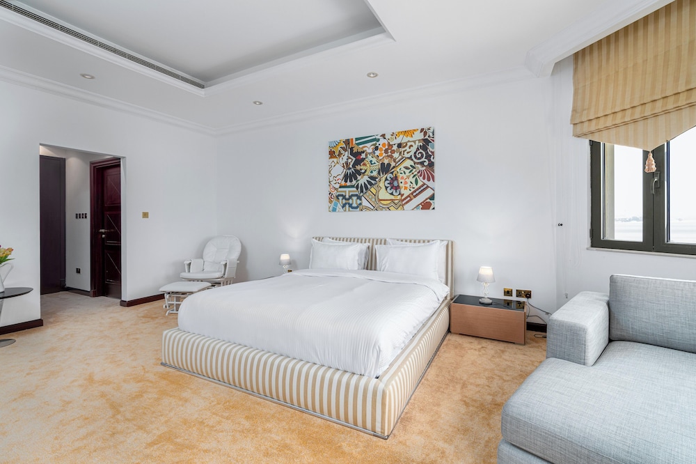 Private Palm Villa - Mint Stay