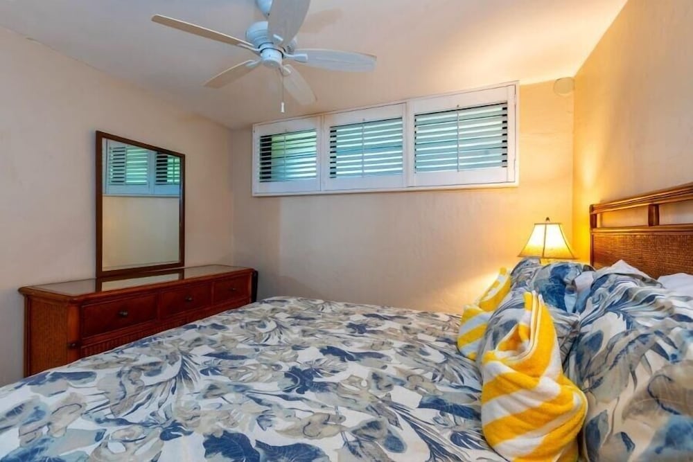 Kihei Surfside #102 1 Bedroom Condo by RedAwning view 5