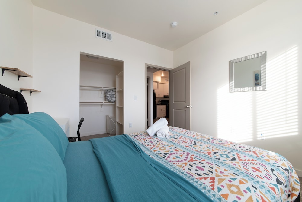 Santa Ana Delightful 4 Bedroom House