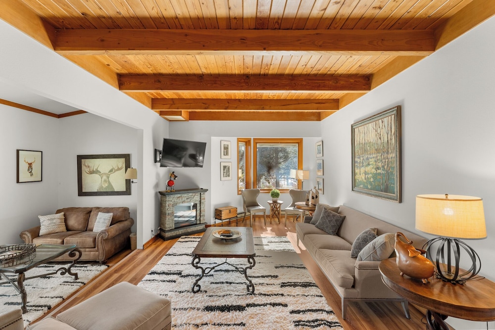 Tennis Townhome #1327 : 2, 225