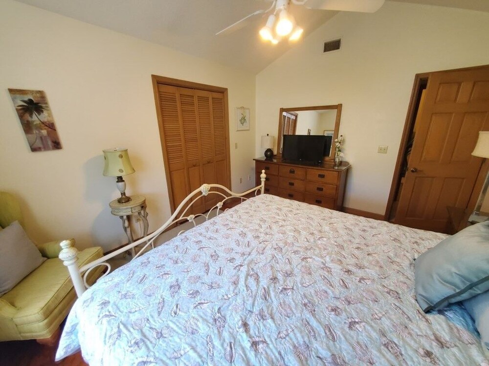 Beach Blossum 3 Bedroom Home
