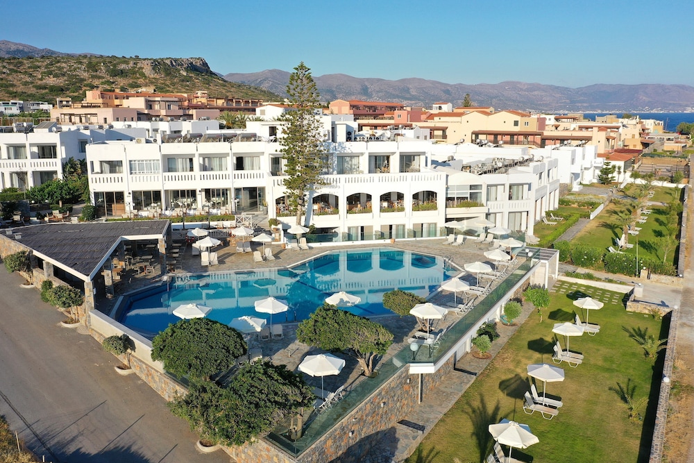 Hotel Maritimo Beach Hotel - Image 1