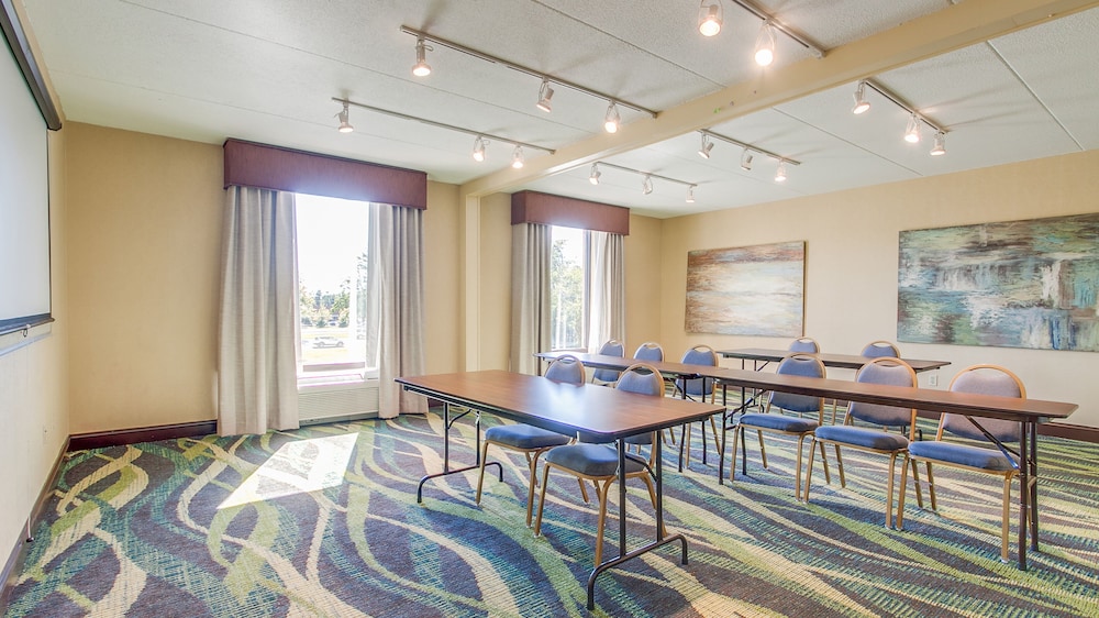 Richmond Vacations - Holiday Inn Express Richmond - Midlothian Turnpike, an IHG Hotel - Property Image 5