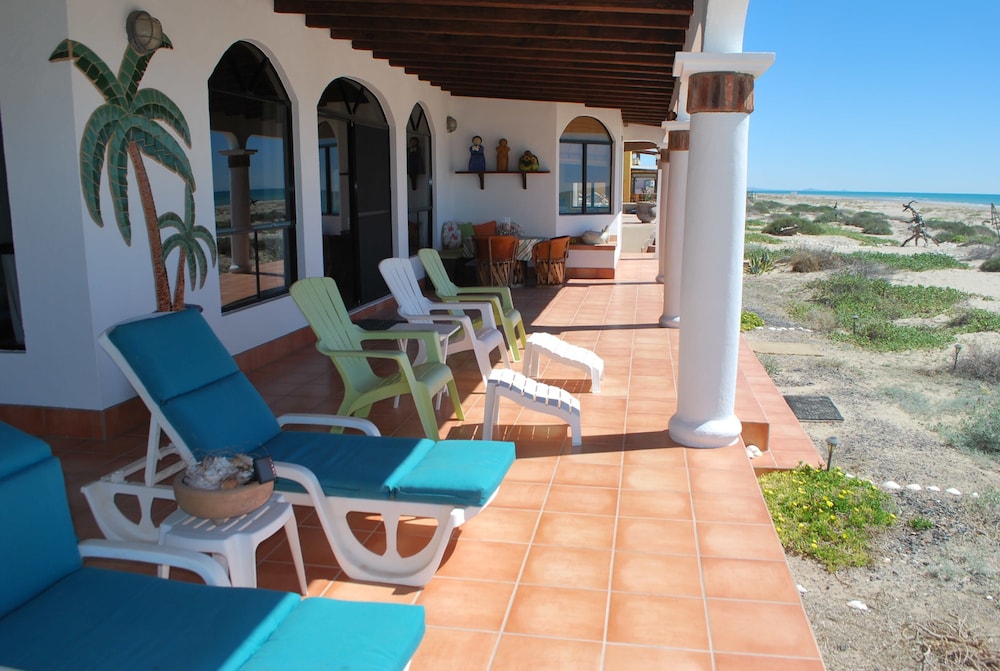 Casa de los Perros by Kivoya