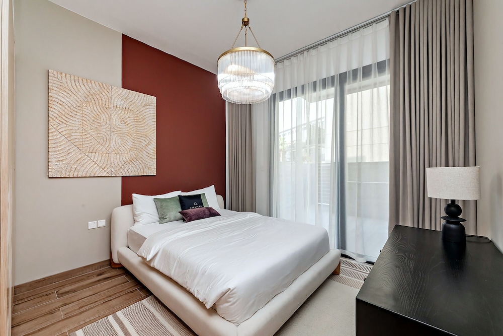 Oakley Square 1BR Apartment with maid's room