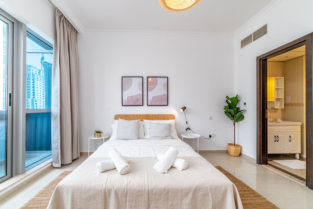 Dream Inn Dubai Bay Central