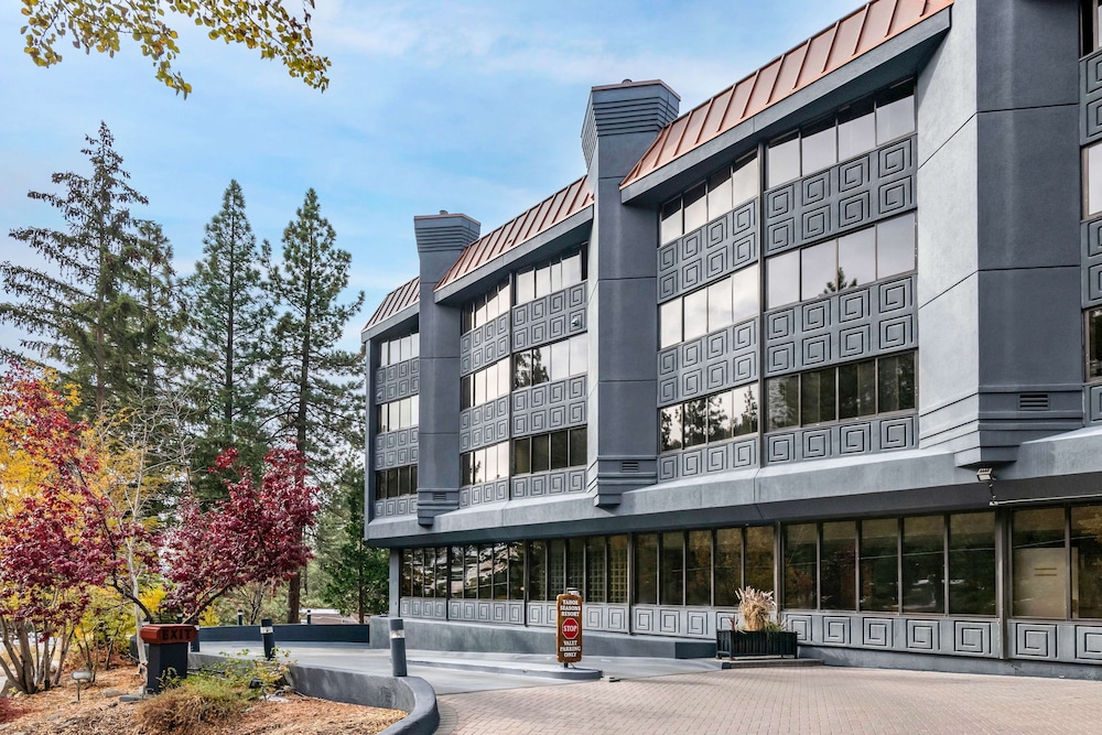 San Francisco Vacations - Hilton Vacation Club Tahoe Seasons Lake Tahoe - Property Image 21