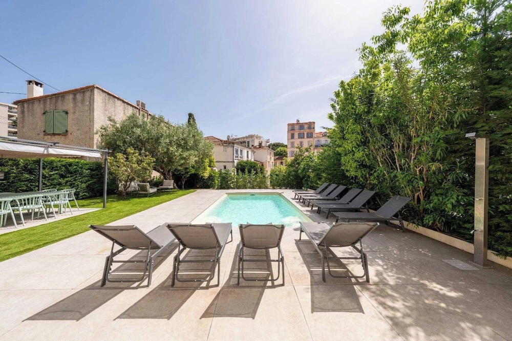 Superb Villa With Swimming Pool & Wellness Area