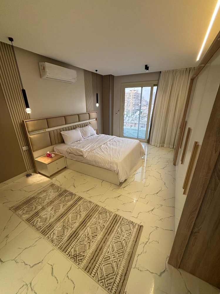 Alsawah Nile View 5BR Duplex in Zamalek