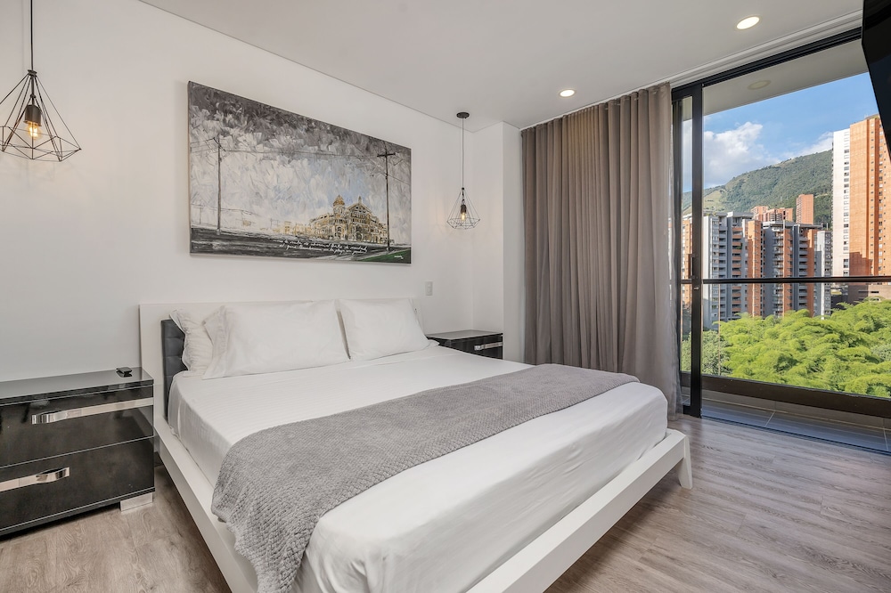 Apartamentos Class Suites by HOUSY HOST