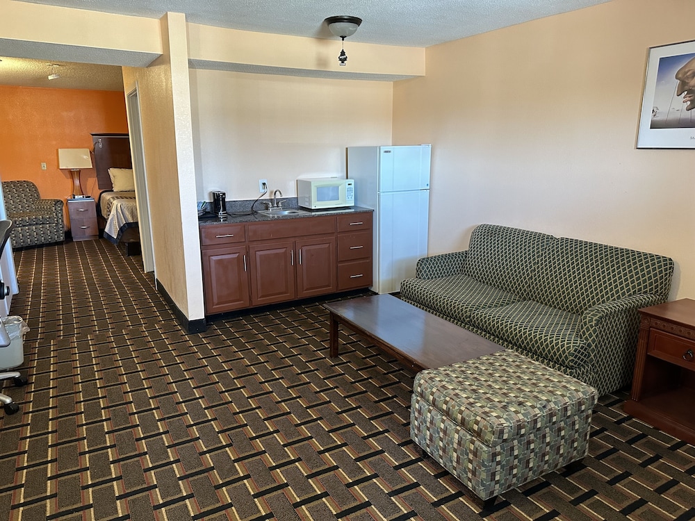 Stay Inn by OYO Near I 80 Lincoln West view 3