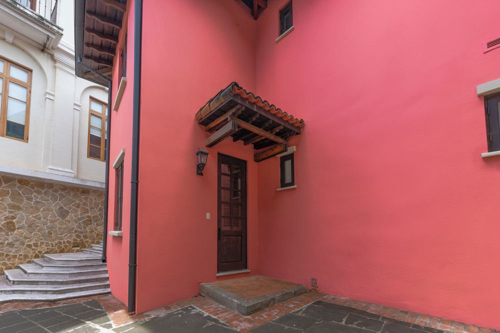 Las Catalinas Doorway