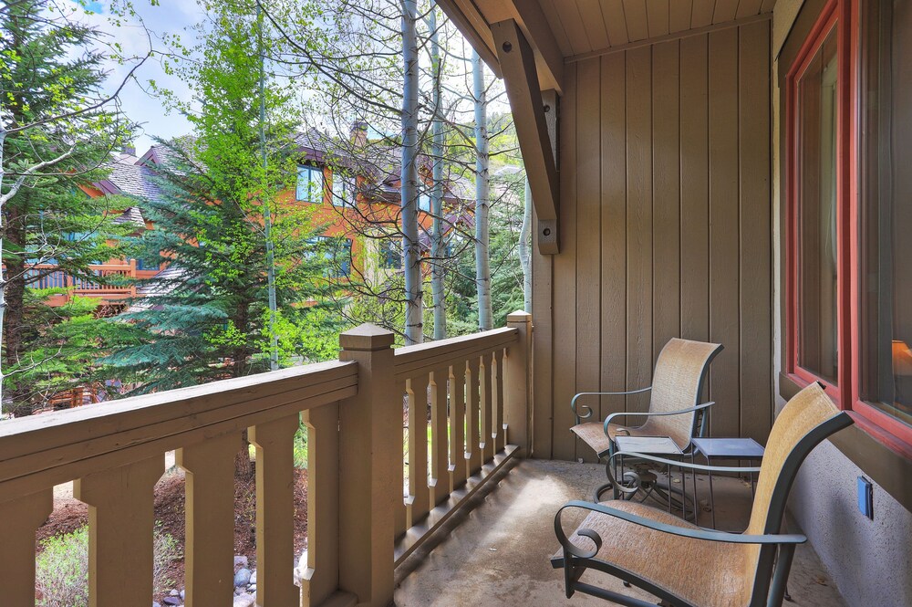 2br- Arrowhead Village- Great Location And Gorgeous  2 Bedroom Condo by RedAwning view 5