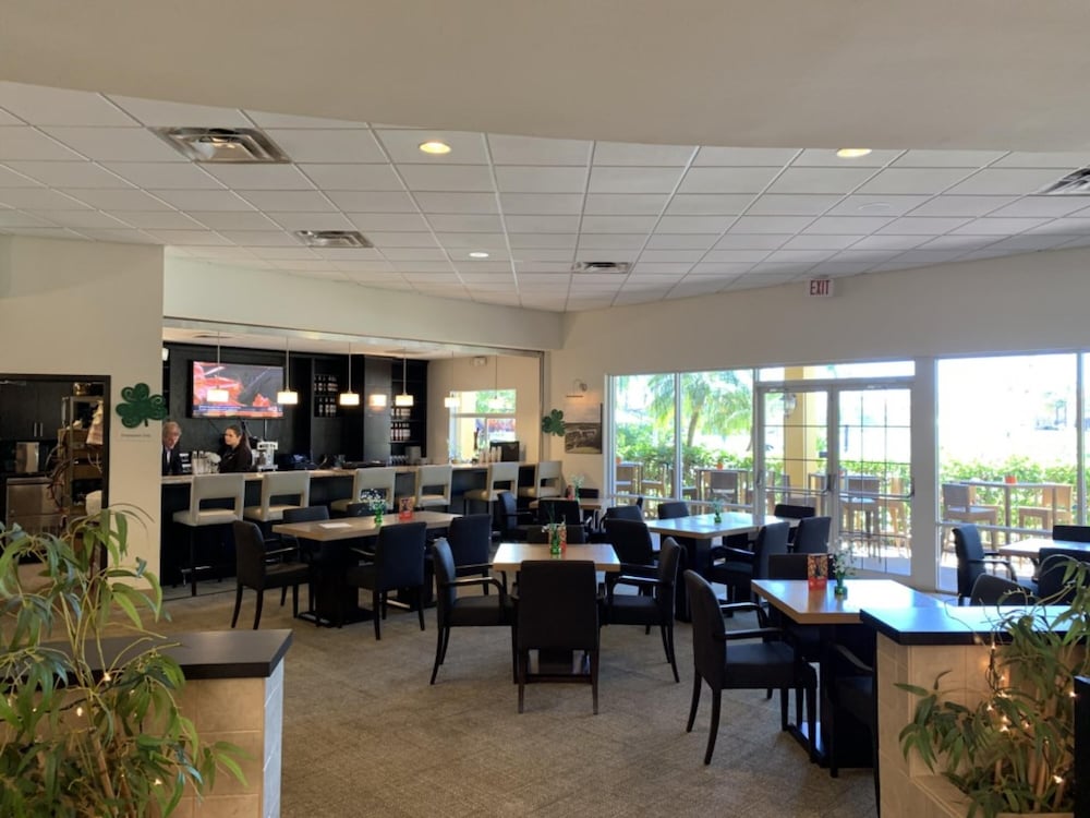 Newly Upgraded Modern 4BR 3BA Private Pool TH