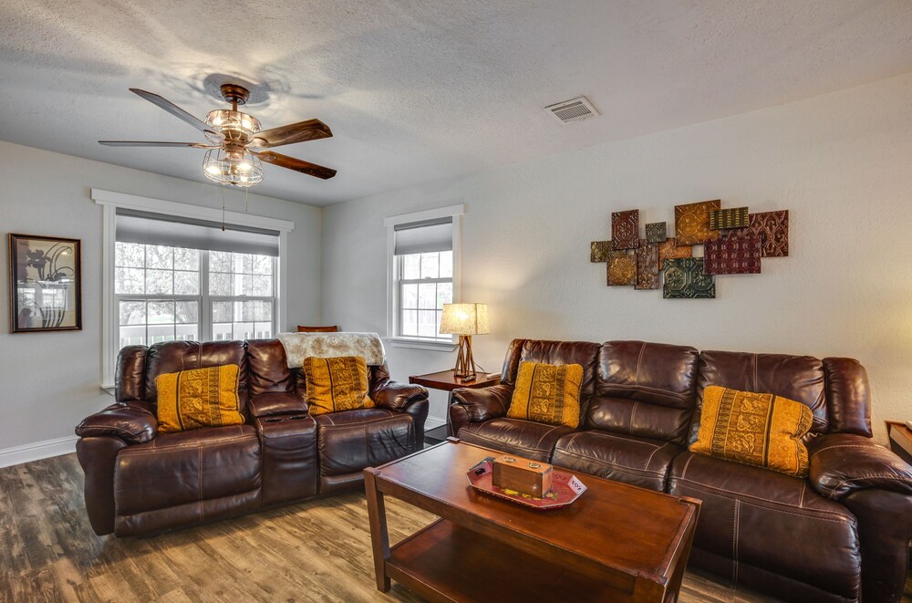 Conroe Home w/ Enclosed Deck: Pets Welcome! - Property Image 12
