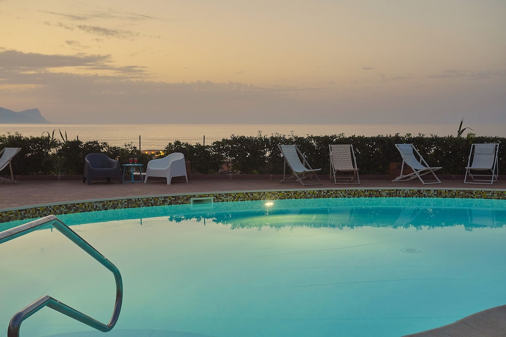 Riva Sea Apartments