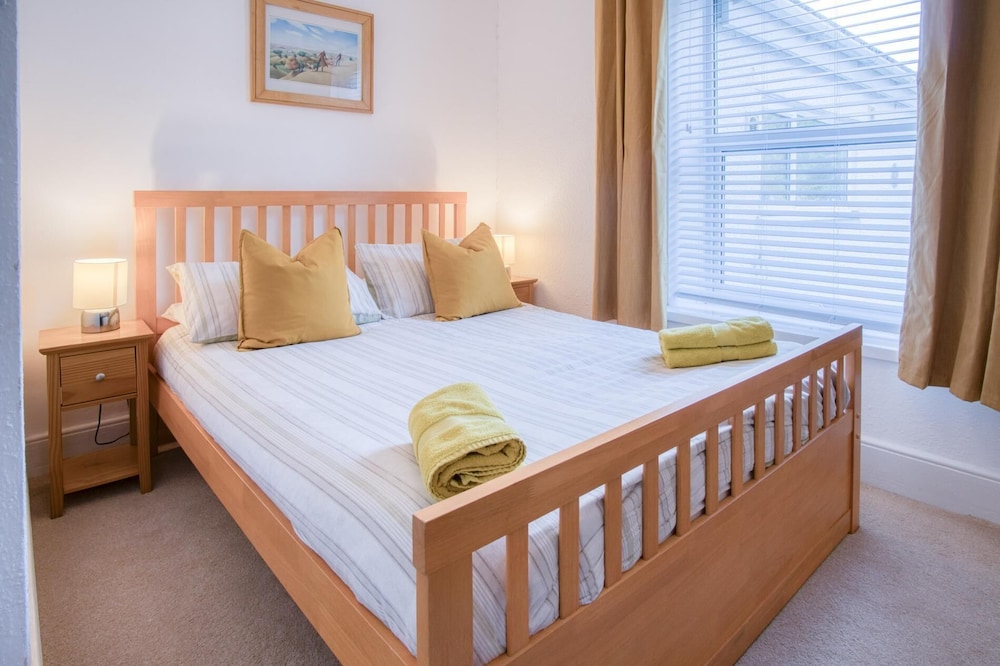 Taliesin - 5 Bedroom Holiday Home - Tenby