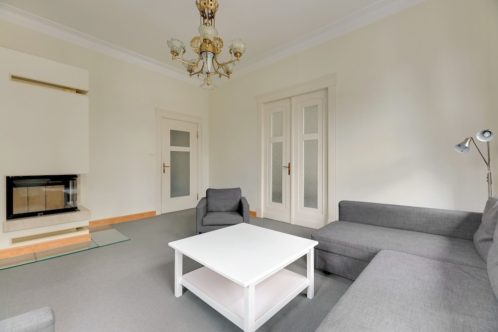 Grand Apartments