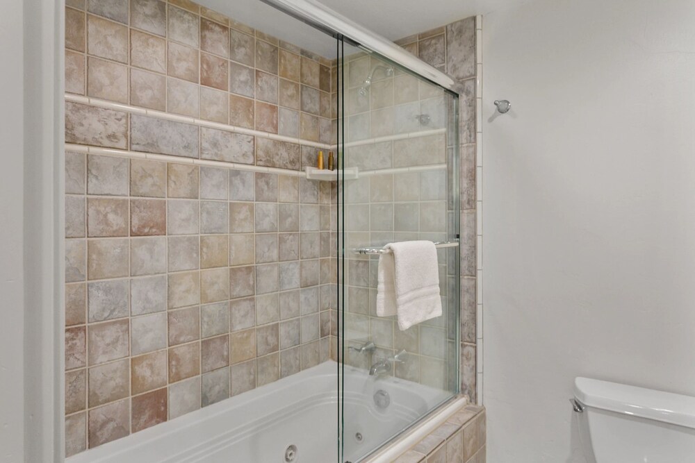 Trail's End Lodge at Deer Valley Resort - Two Bedroom Residence with Den and Spa #102 2 Condo