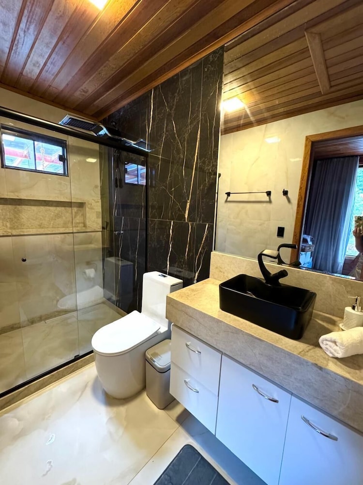 Chalé com Jacuzzi a 8km de Santa Teresa