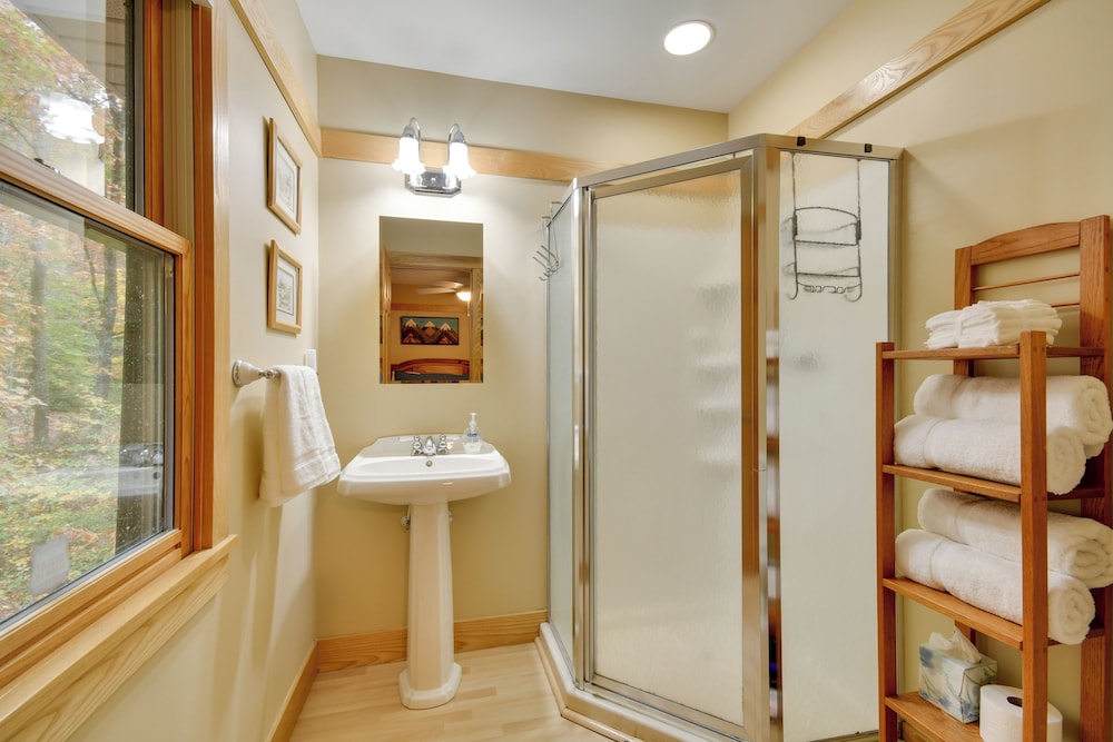Home w/ Game Room & Rumbling Bald Resort Perks!