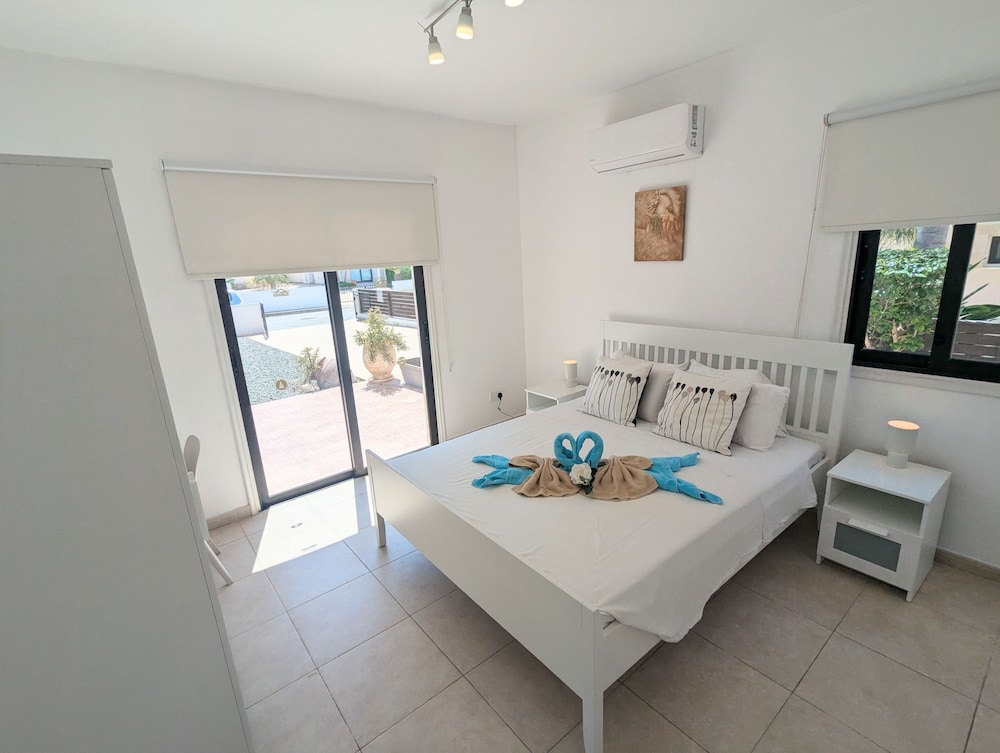 Eliana Villa in Protaras