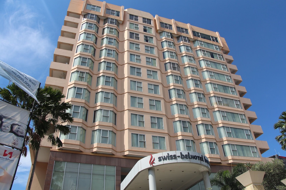 Hotel Swiss-Belhotel Borneo Samarinda - Image 1